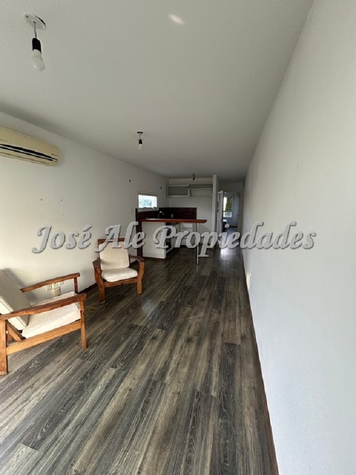 Imagen 6 de Hermoso departamento, a solo metros de Rambla Costanera, zona residencial.