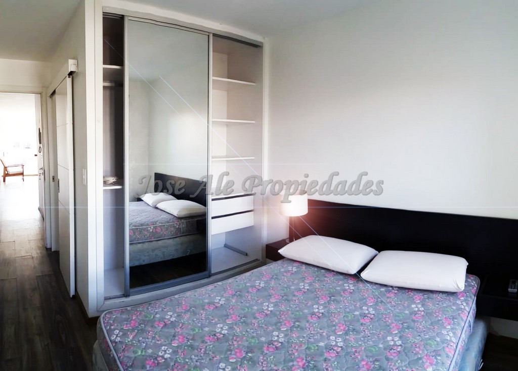 Imagen 5 de EN ALQUILER Hermoso departamento, a solo metros de Rambla Costanera, zona residencial.