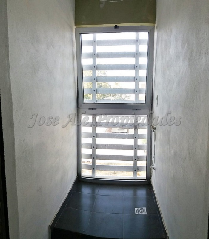 Imagen 9 de EN ALQUILER Hermoso departamento, a solo metros de Rambla Costanera, zona residencial.