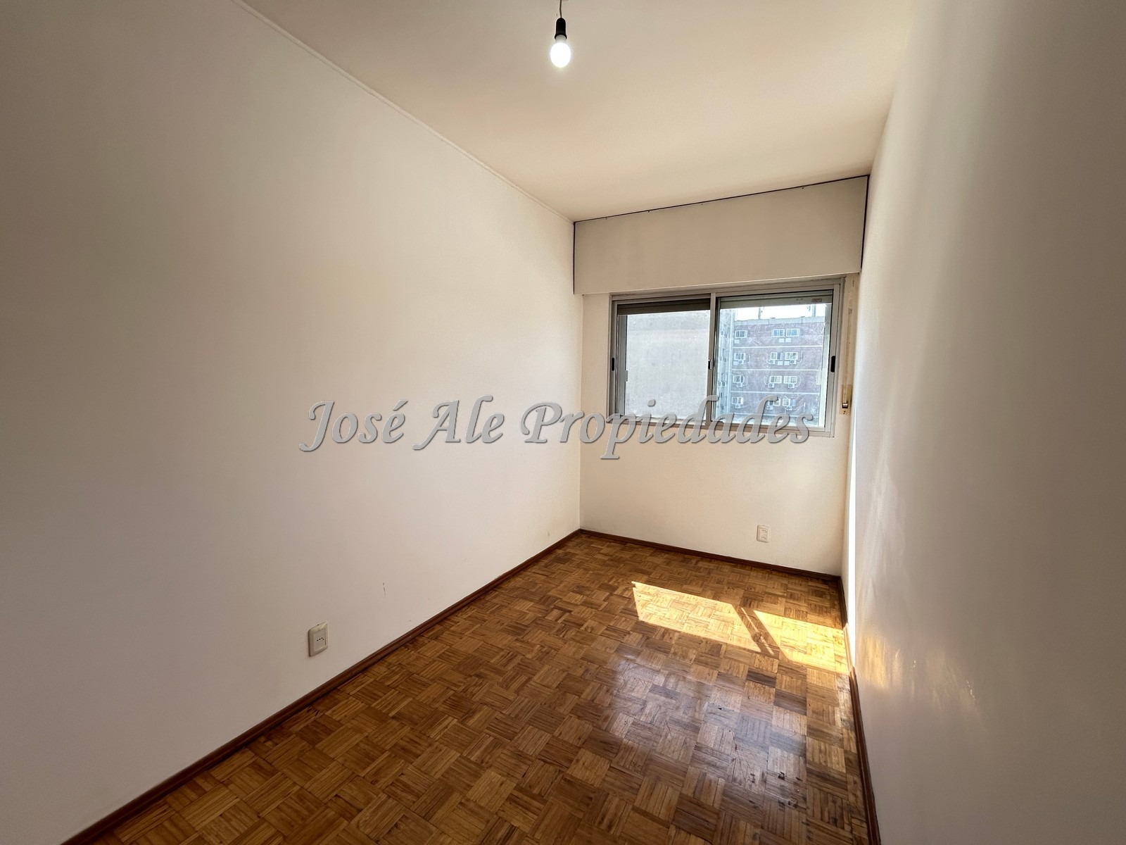 Imagen 10 de Hermoso apartamento de 3 dormitorios y 2 baños, ubicado en Avda. Principal de Colonia del Sacramento.