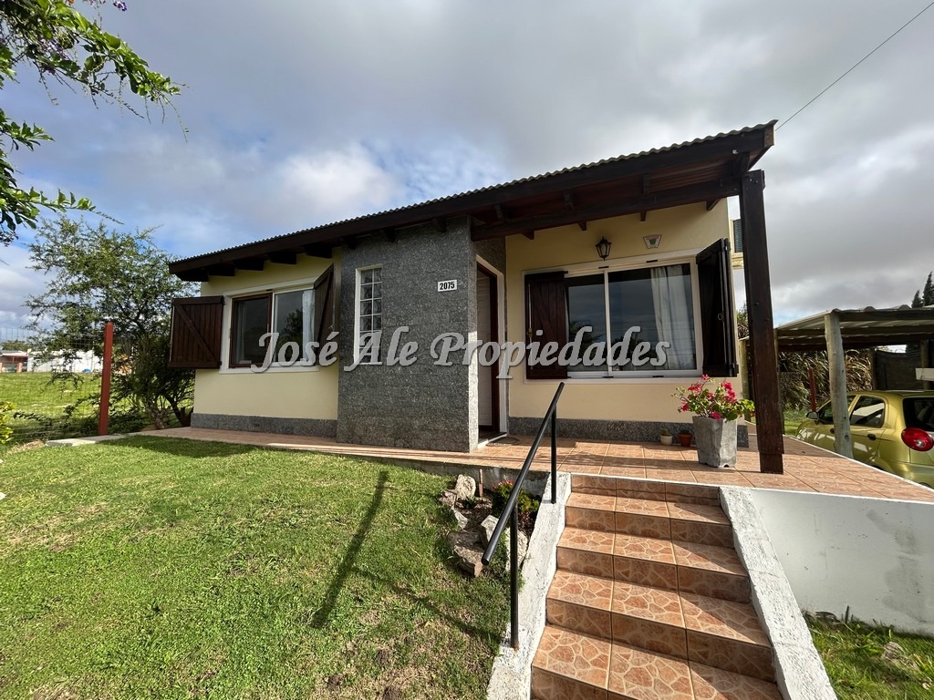 Imagen 1 de Hermosa casa en perfecto estado de mantenimiento ubicada en el real de San Carlos, próxima a la renovada Plaza de Toros.