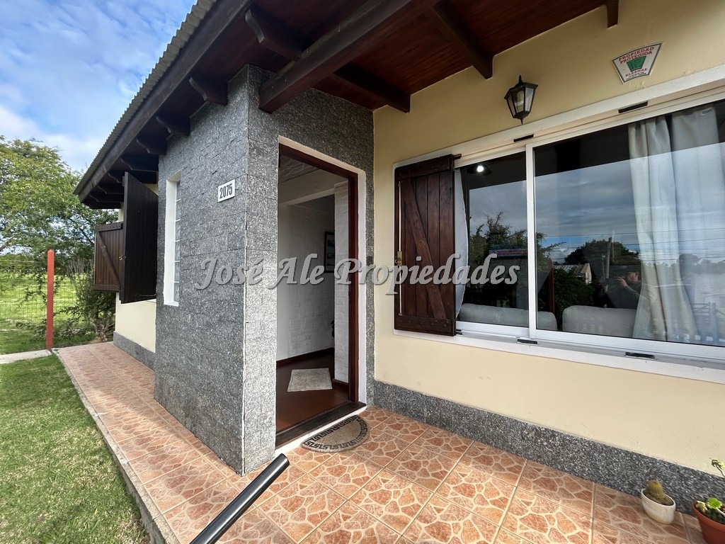 Imagen 3 de Hermosa casa en perfecto estado de mantenimiento ubicada en el real de San Carlos, próxima a la renovada Plaza de Toros.
