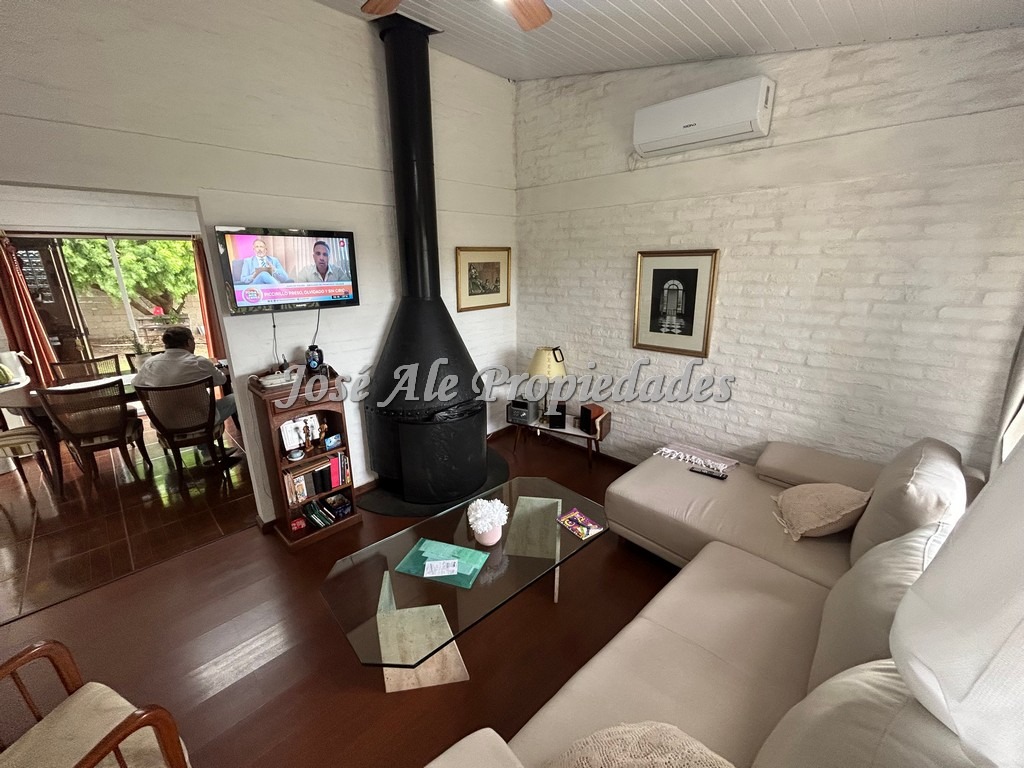 Imagen 4 de Hermosa casa en perfecto estado de mantenimiento ubicada en el real de San Carlos, próxima a la renovada Plaza de Toros.