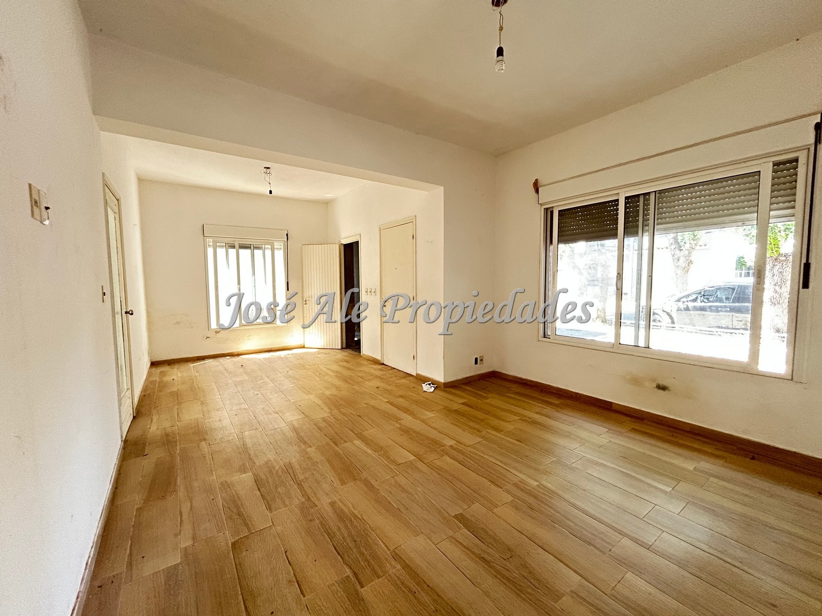 Imagen 5 de Propiedad de 3 dormitorios, ubicada próxima al centro de la ciudad, a metros de 2 avenidas, Colonia.