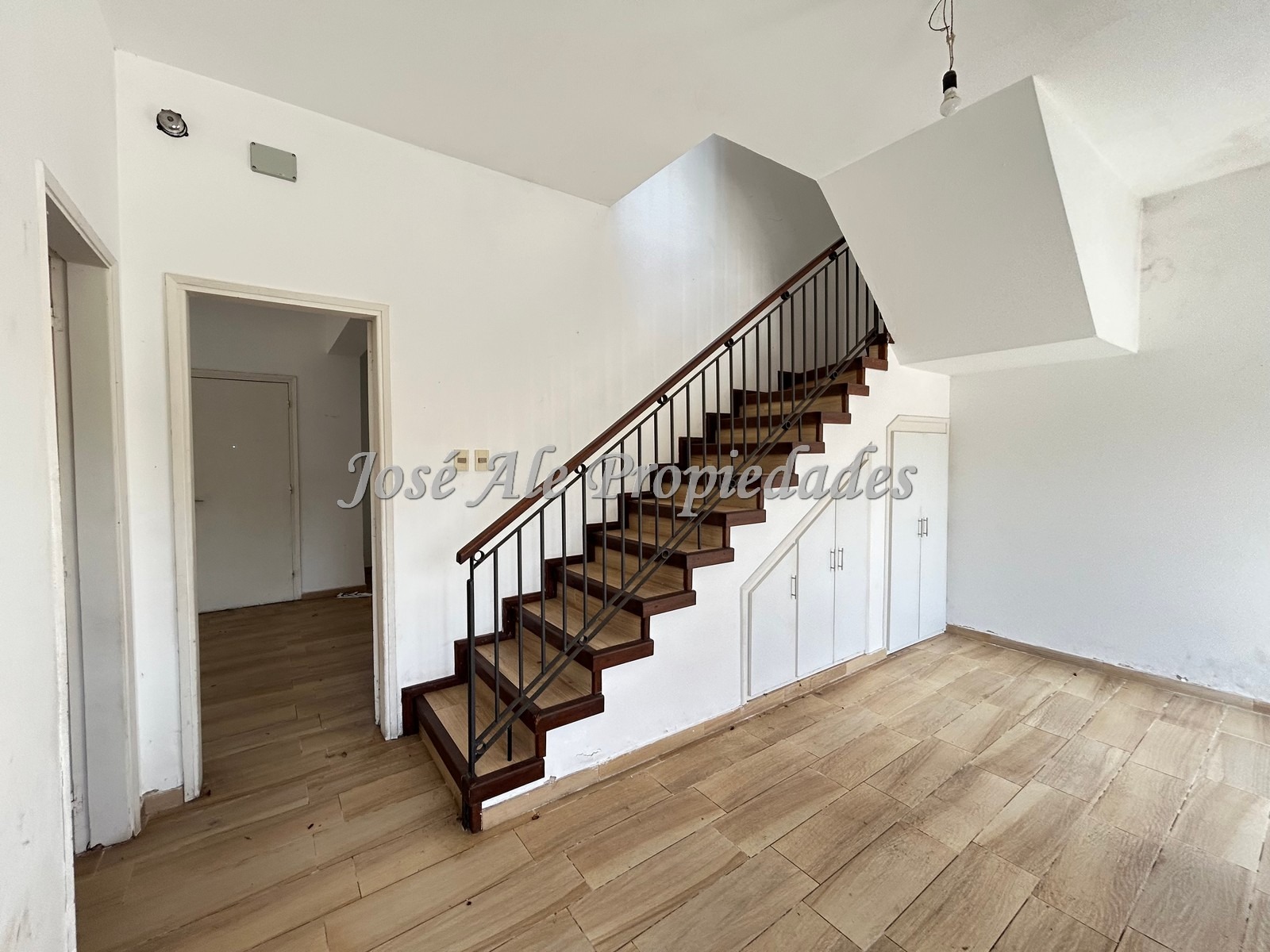 Imagen 8 de Propiedad de 3 dormitorios, ubicada próxima al centro de la ciudad, a metros de 2 avenidas, Colonia.