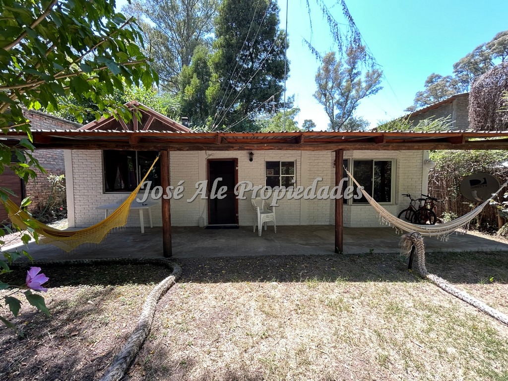 Imagen 4 de Pintoresca casa de 3 dormitorios en balneario El Ensueño, a 150m de la playa.