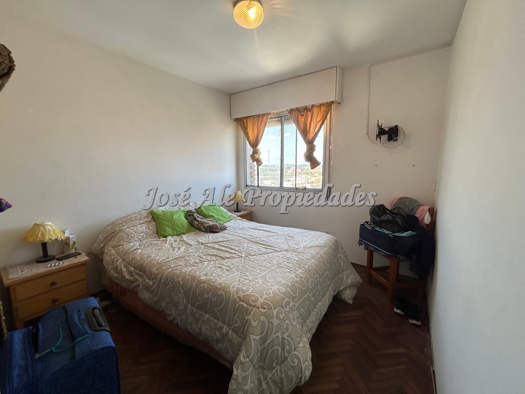 Imagen 5 de Apartamento de 3 dormitorios con magnifica vista a la ciudad tanto de día como de noche ubicado sobre Baltazar Brum, a 1 cuadra de la Rambla.