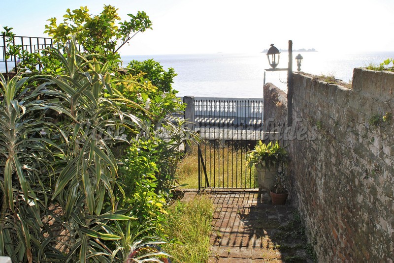 Imagen 4 de Espectacular propiedad reciclada ubicada en primera línea de la rambla del casco histórico.