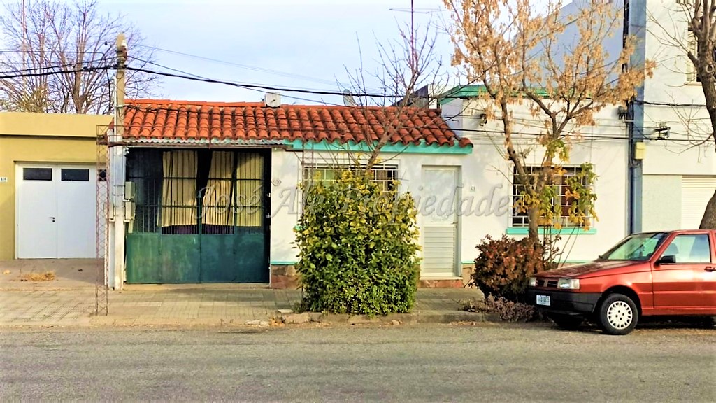 Imagen 1 de ¡OPORTUNIDAD DE INVERSION !! Casa en estratégico punto de la ciudad de colonia.