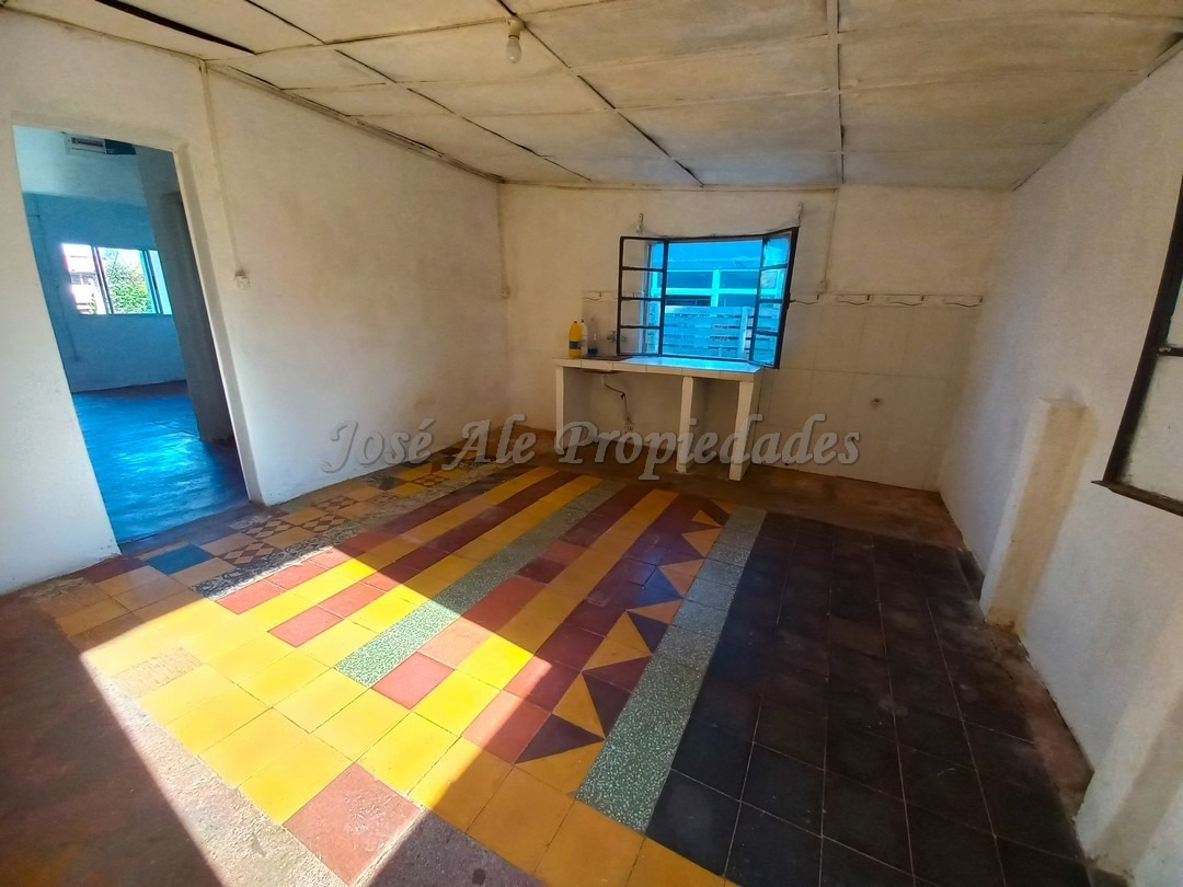 Imagen 4 de Casa en zona Plaza de Toros, a corta distancia de Rambla de Colonia y playas.