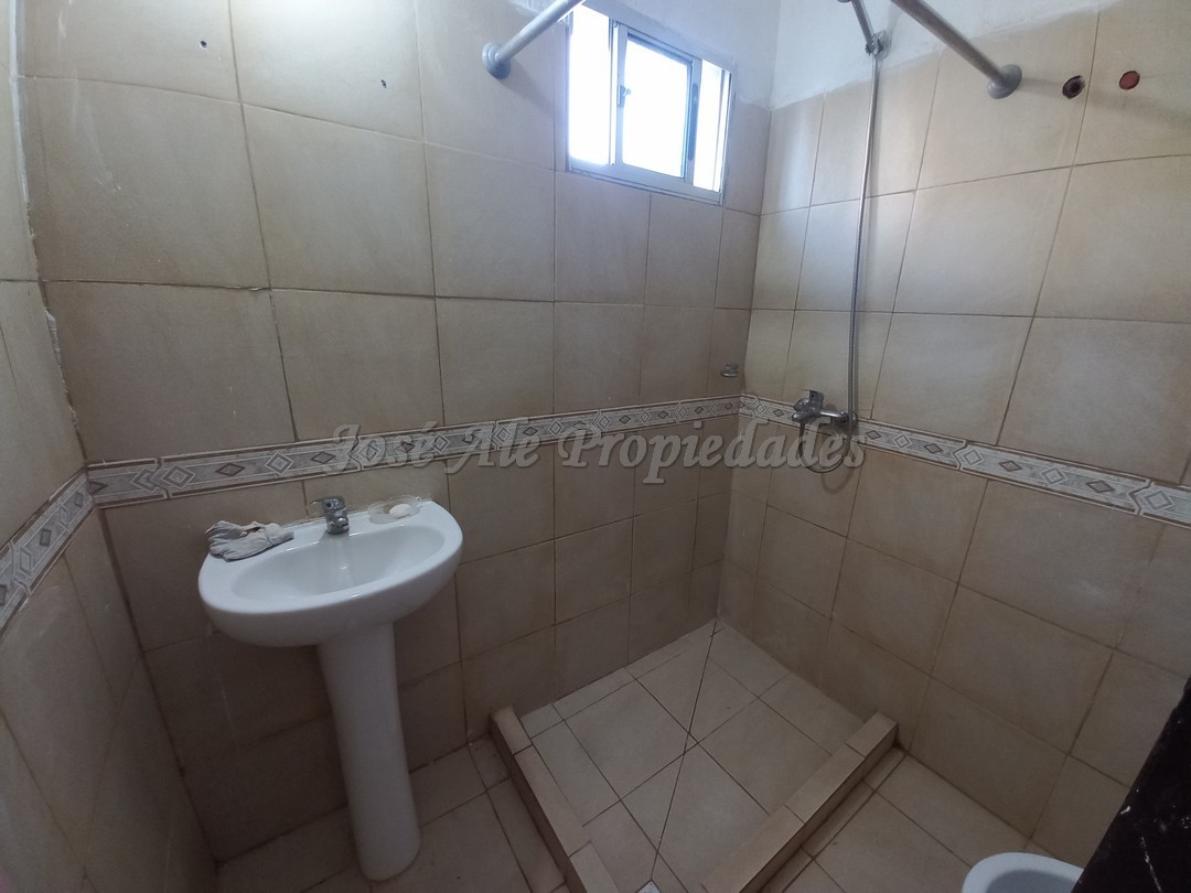 Imagen 7 de Casa en zona Plaza de Toros, a corta distancia de Rambla de Colonia y playas.