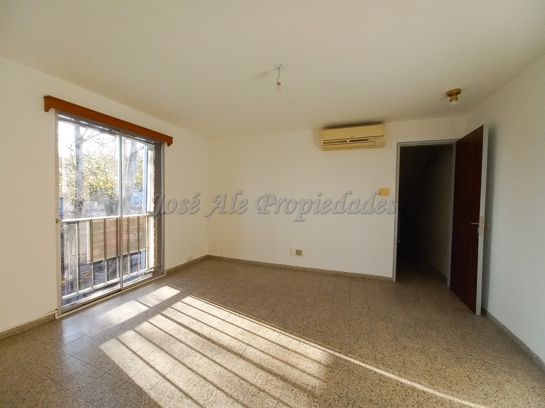 Imagen 7 de Hermoso departamento con 3 dormitorios a pasos del centro de colonia, a metros de terminal de ómnibus y puerto BQB.