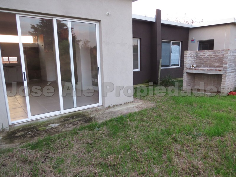 Imagen 6 de Muy linda propiedad en Real de San Carlos, a pasos de todos los servicios y de transporte público, Zona de UDE.