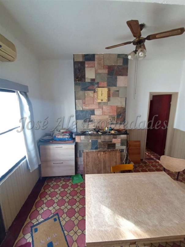 Imagen 4 de Hermosa casa ubicada en importante avenida, próxima a todos los servicios.