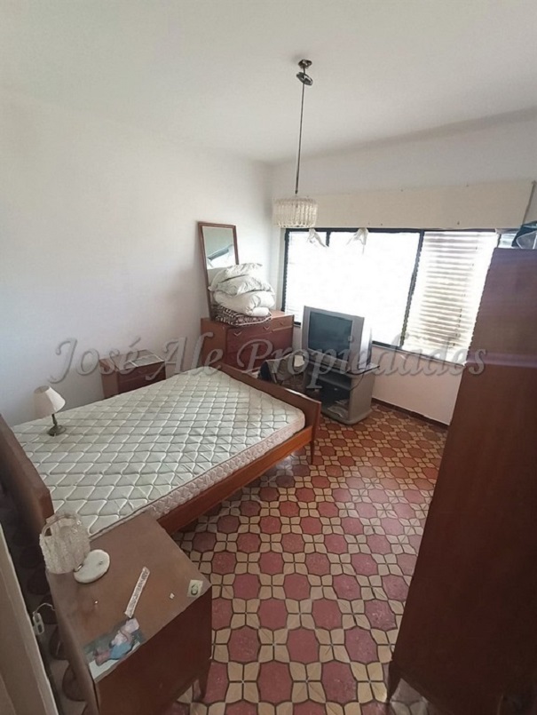 Imagen 6 de Hermosa casa ubicada en importante avenida, próxima a todos los servicios.