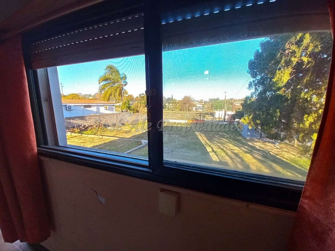 Imagen 4 de Casa con buena iluminación en amplio terreno de 608m2.