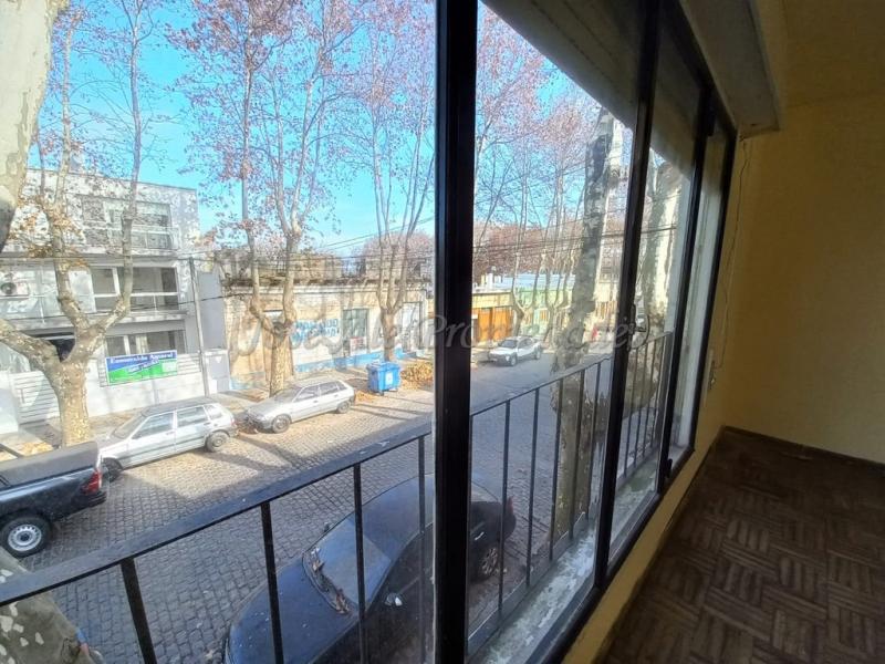 Lindo apartamento ubicado en pleno centro de la ciudad cerca de todos los servicios.