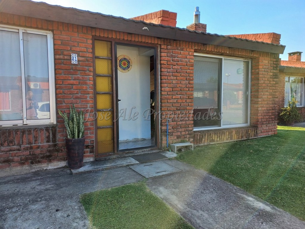 Imagen 1 de Impecable vivienda ubicada en barrio El General.