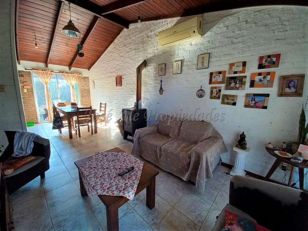 Imagen 2 de Impecable vivienda ubicada en barrio El General.