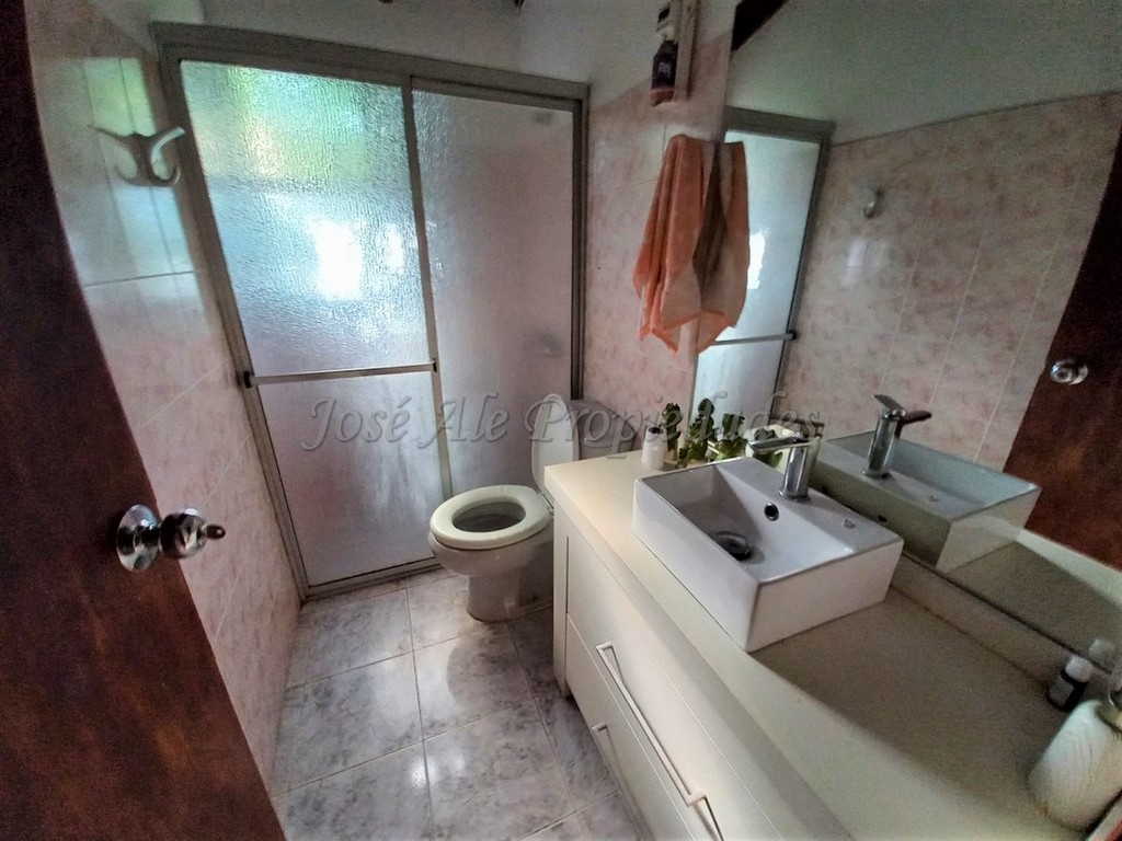 Imagen 5 de Impecable vivienda ubicada en barrio El General.