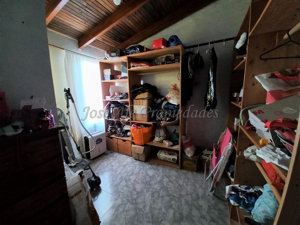 Imagen 8 de Impecable vivienda ubicada en barrio El General.