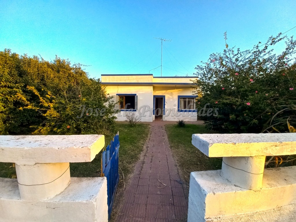 Imagen 2 de Hermosa casa de grande dimensiones. Rodeada por un entorno de naturaleza.