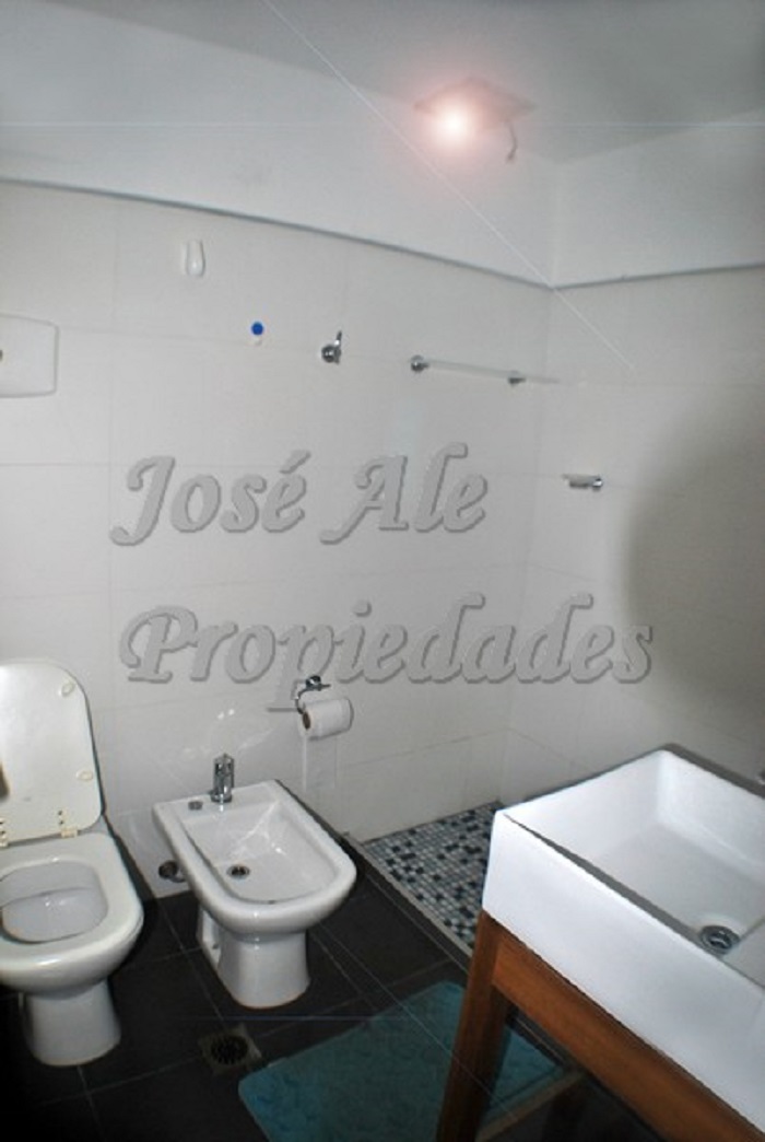 Imagen 7 de Lindo departamento (Mono-Ambiente), a solo metros de Rambla Costanera, hermosa zona residencial.