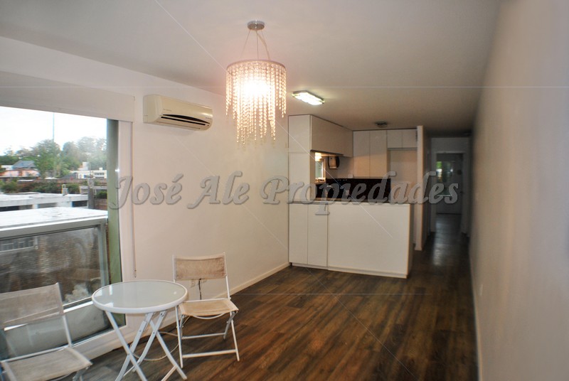 Imagen 6 de Hermoso departamento, a solo metros de Rambla Costanera, zona residencial.