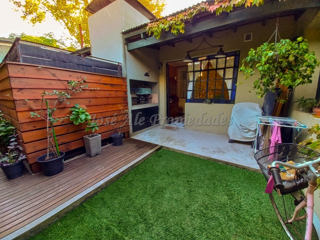Imagen 2 de Hermosa casa ubicada en pleno centro de la ciudad, a metros del parque de Afe, casco histórico y a pasos de todos los servicios.