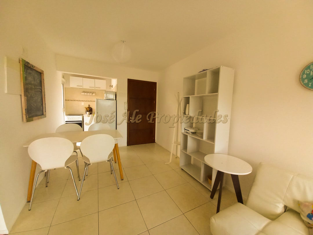 Imagen 5 de Departamento a corta distancia de Shopping y zona comercial de 2 Avenidas.