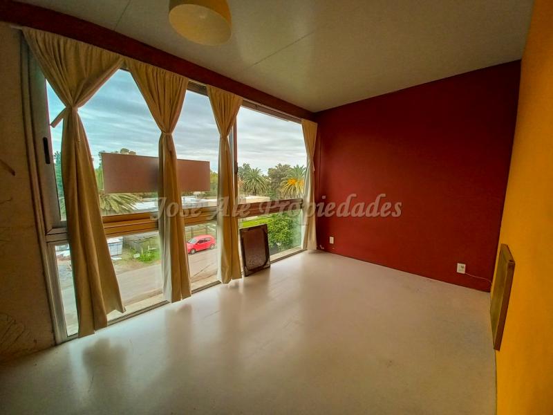 Departamento a cuadras de Rambla Costanera y playas de Colonia.