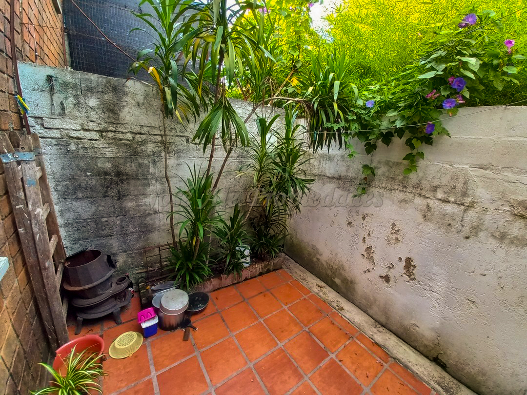 Imagen 9 de Hermosa vivienda ubicada en complejo sobre calle Eugenio Arauz.