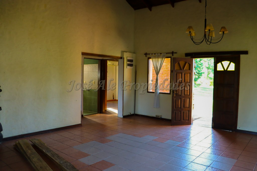 Imagen 6 de Amplio terreno de unos 5.000m2 con una hermosa y cómoda casa ubicada sobre ruta 1.