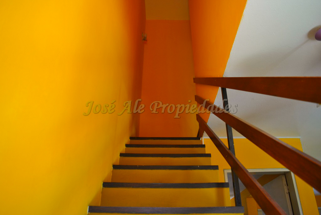 Imagen 5 de Muy linda y cuidada vivienda en zona céntrica.