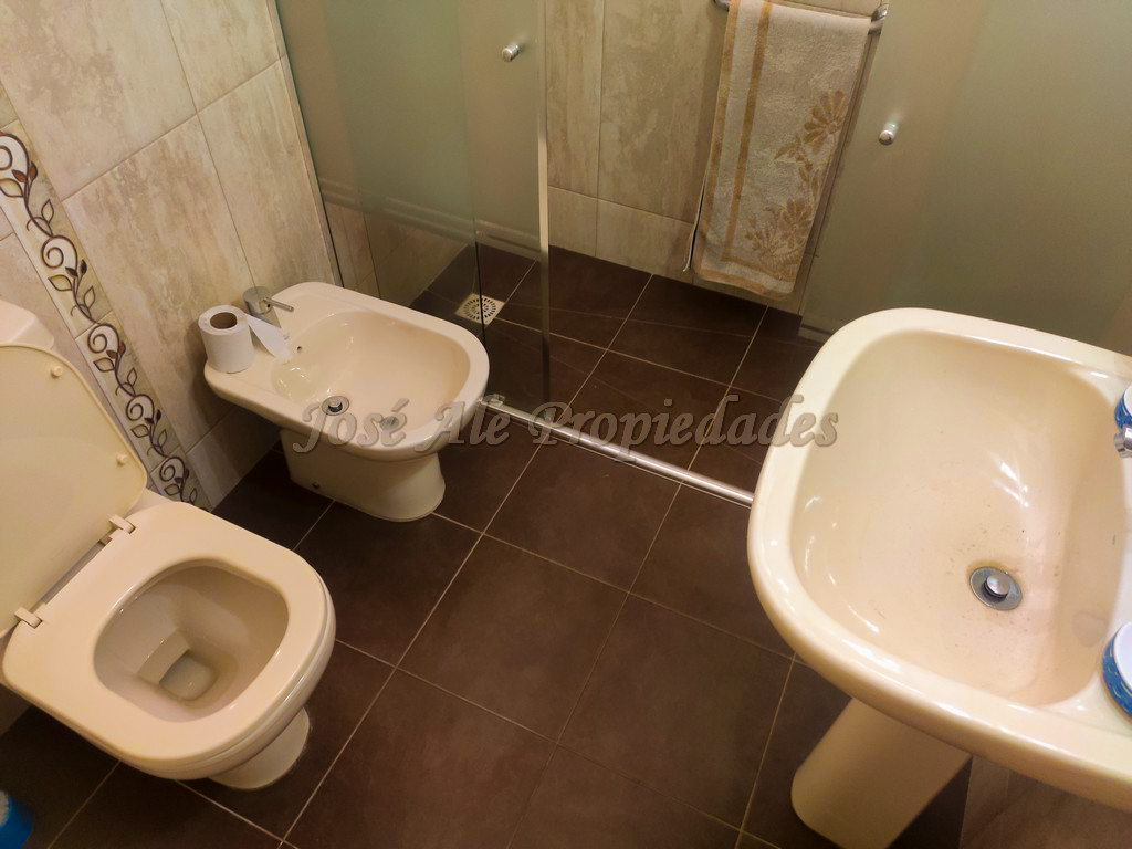 Imagen 5 de Importante propiedad en pleno centro de Colonia sobre Avda. Artigas, a metros de Gral. Flores.