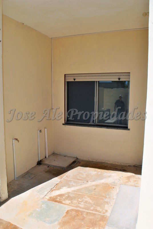 Imagen 2 de Casa Apto. en PH ubicado en pueblo nuevo a pasos de todo.