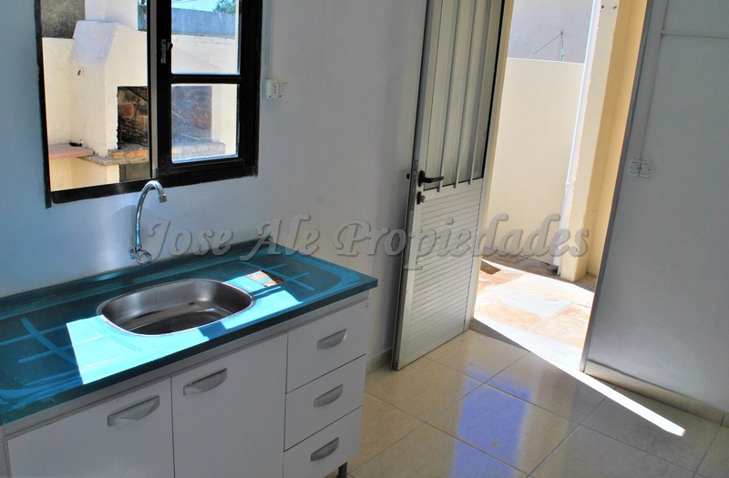 Imagen 4 de Casa Apto. en PH ubicado en pueblo nuevo a pasos de todo.