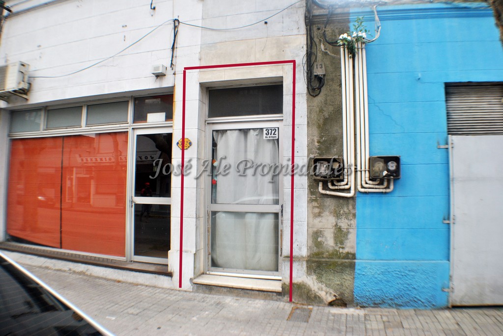 Imagen 8 de Propiedad en pleno centro de Colonia. Sobre Avenida Artigas, a pasos de todos los servicios.