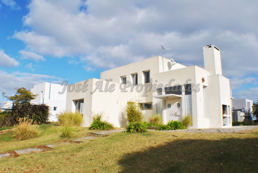 Imagen 1 de Propiedad ubicada en Barrio Sheraton Colonia Golf & Spa Resort.