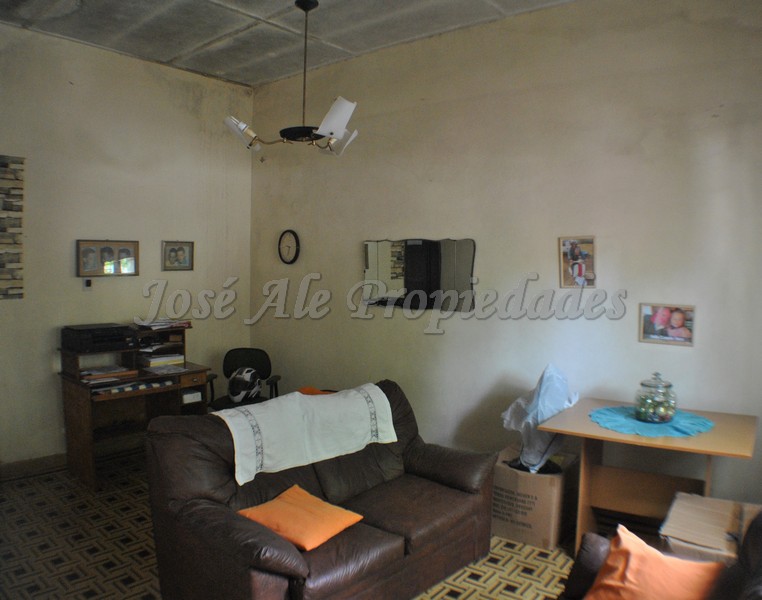 Imagen 4 de Hermosa casa ubicada en pleno casco histórico y a 50m del parte de Afe y muralla de la ciudad vieja, a paso de todos los servicios.