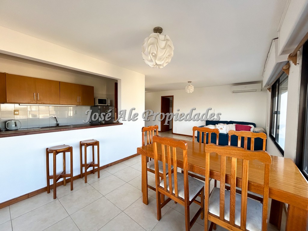 Imagen 2 de EN VENTA Y EN ALQUILER Magnífico departamento ubicado en Rambla Costanera de Colonia del Sacramento.