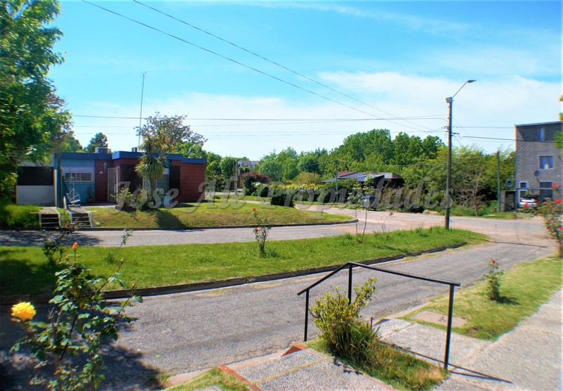 Imagen 9 de Impecable y confortable vivienda de 3 dormitorios ubicada a 100m de Luis Alberto de Herrera.