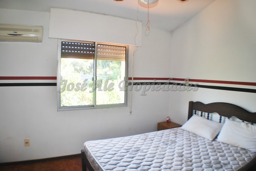 Imagen 6 de Impecable vivienda ubicada en zona balnearia y tranquila, a solo metros de Rambla y Playas de Colonia del Sacramento.