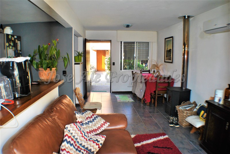 Imagen 3 de HERMOSO DUPLEX A UNA CUADRA DE LA RAMBLA Y PLAYAS DE COLONIA.