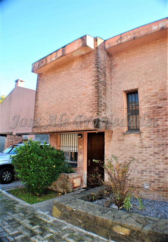 Imagen 1 de HERMOSO DUPLEX A UNA CUADRA DE LA RAMBLA Y PLAYAS DE COLONIA.