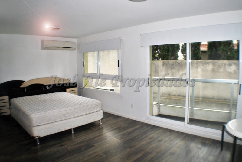 Imagen 3 de EN ALQUILER Lindo departamento (Mono-Ambiente), a solo metros de Rambla Costanera, hermosa zona residencial.