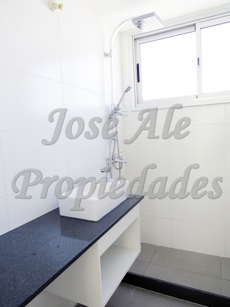 Imagen 6 de Impecable y luminoso departamento en Planta Baja a corta distancia de Rambla, zona balnearia, a paso de todos los servicios.