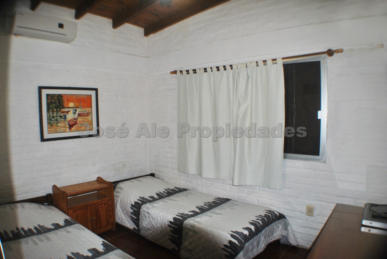 Imagen 10 de Hermosa propiedad en esquina semi amoblada, ubicada en esquina, zona Real de San Carlos, próxima a plaza de toros.