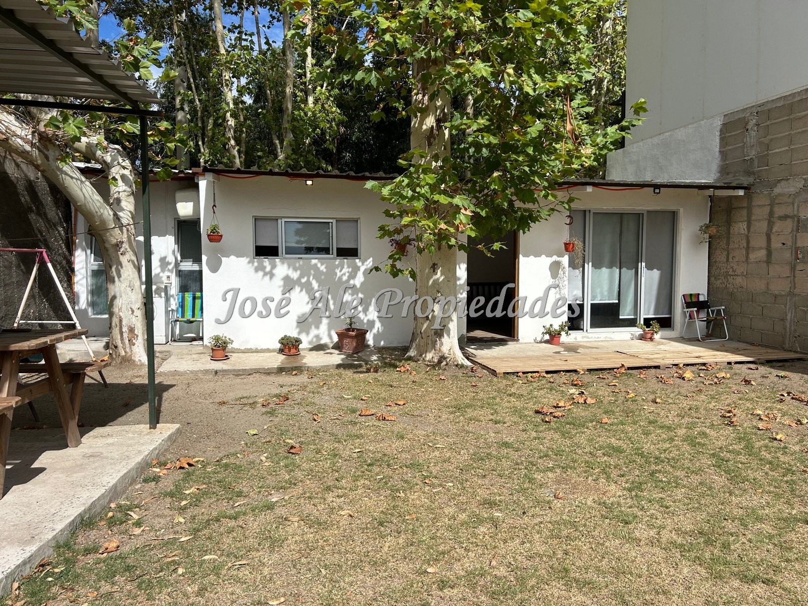 Imagen 1 de Monoambiente amoblado, completamente equipado a estrenar ubicado en el General, Colonia.