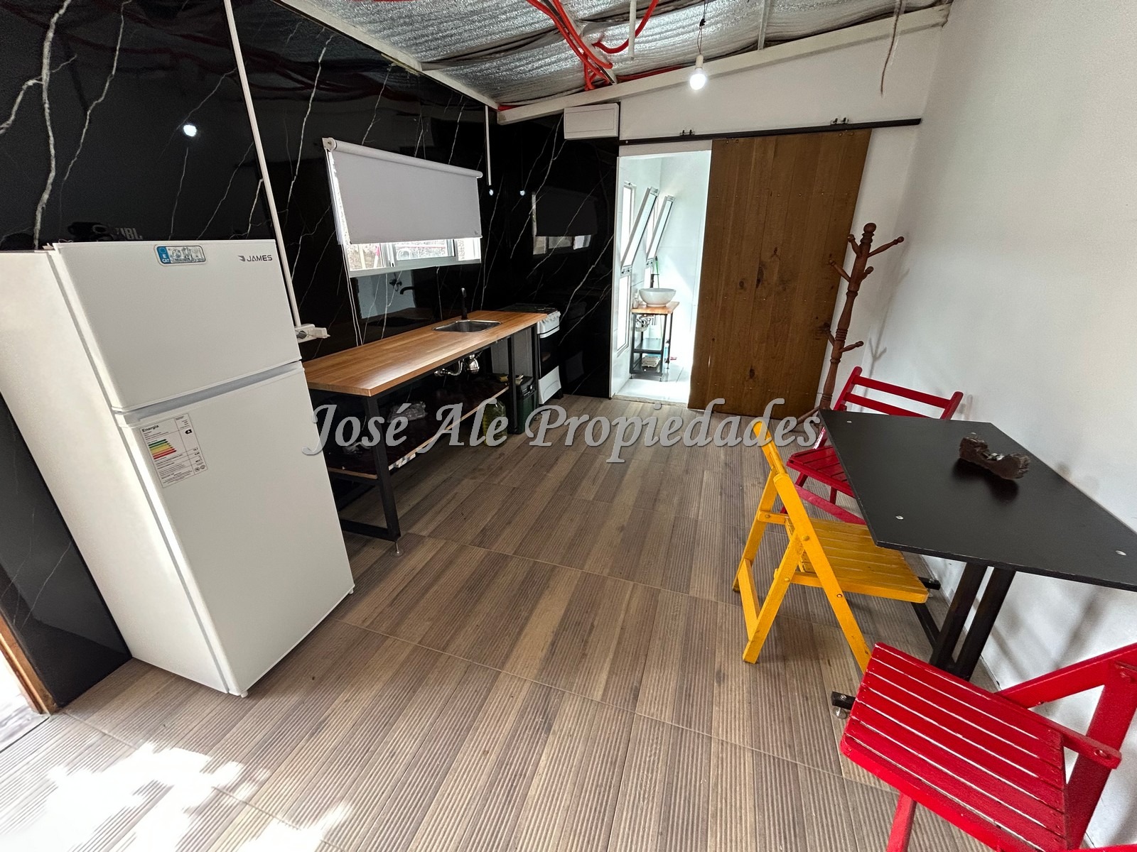 Imagen 5 de Monoambiente amoblado, completamente equipado a estrenar ubicado en el General, Colonia.